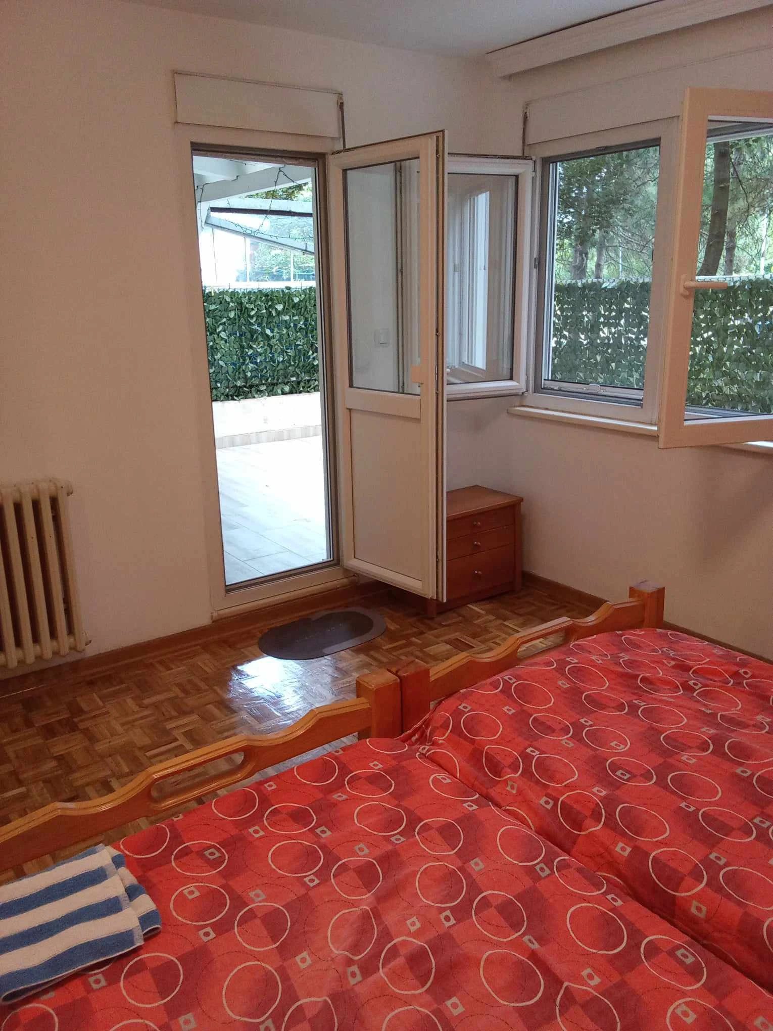 Stan.prodaja.bezanijska.kosa@gmail.com Bezanija Beograd vlasnik 84+26m